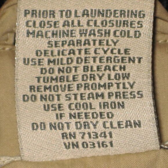 L.L. Bean Medium Petite Tan Quilted Snap Long Coat Thermore Chore Barn Excellent - Picture 16 of 16